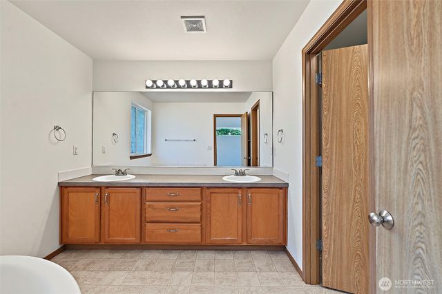 18614 84th Avenue Ct E, Puyallup, WA 98375