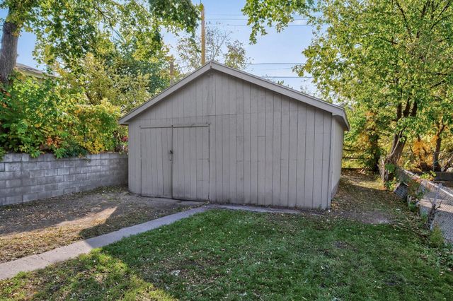 622 Bush Avenue, Saint Paul, MN 55130