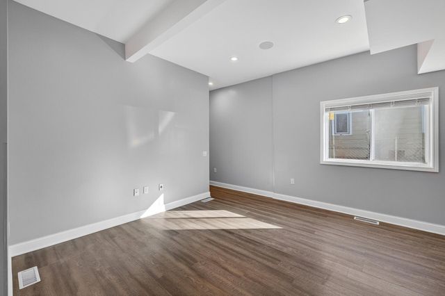 622 Bush Avenue, Saint Paul, MN 55130