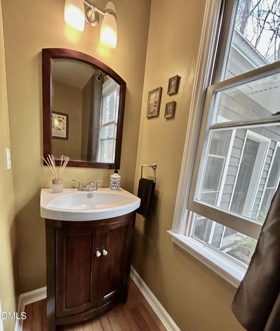 9906 Oak Hollow Road, Chapel Hill, NC 27516