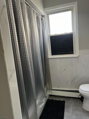 222 Haledon Ave, Prospect Park Boro, NJ 07508