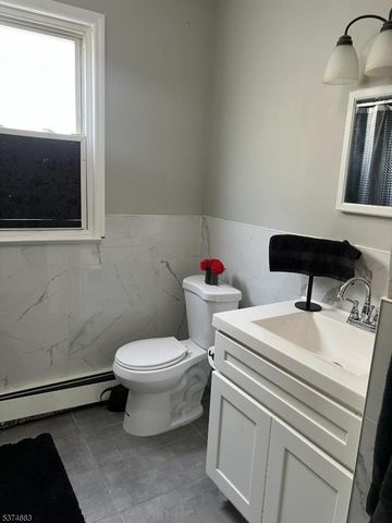 222 Haledon Ave, Prospect Park Boro, NJ 07508