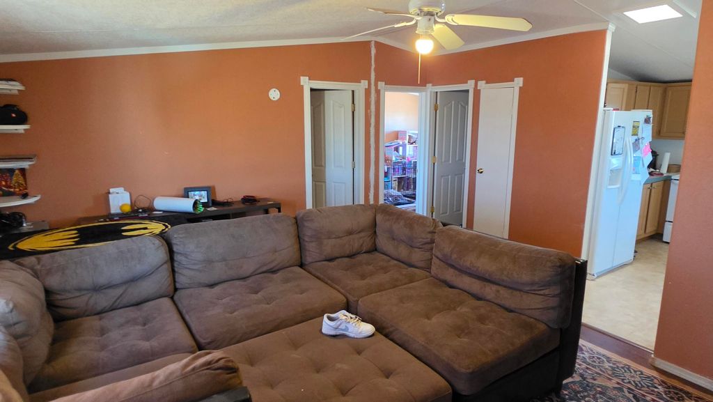 Image 4 of property listing at 3419 10TH Avenue NW, Rio Rancho, NM 87124