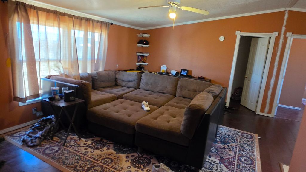 Image 5 of property listing at 3419 10TH Avenue NW, Rio Rancho, NM 87124