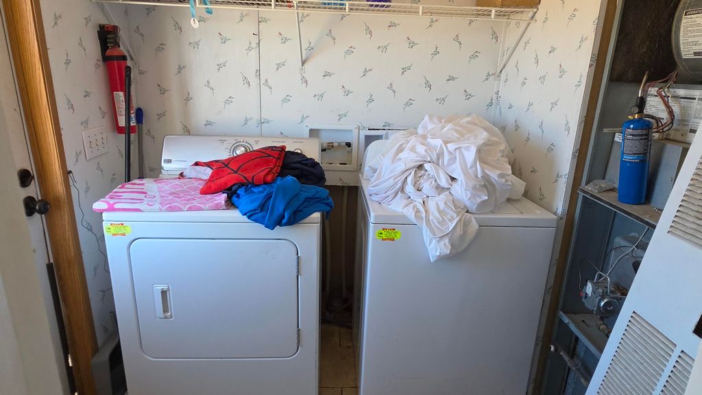 Image 8 of property listing at 3419 10TH Avenue NW, Rio Rancho, NM 87124