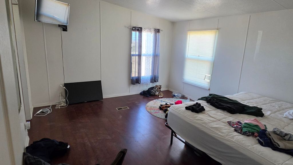 Image 9 of property listing at 3419 10TH Avenue NW, Rio Rancho, NM 87124