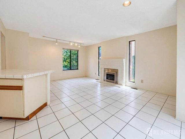 83 Sayre Drive, Plainsboro, NJ 08540