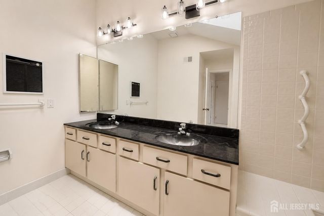 83 Sayre Drive, Plainsboro, NJ 08540