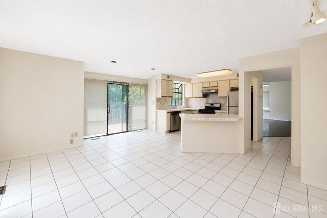 83 Sayre Drive, Plainsboro, NJ 08540