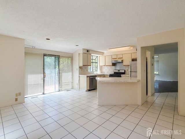 83 Sayre Drive, Plainsboro, NJ 08540