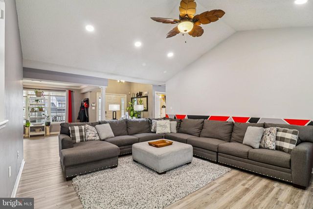 13 POCAHONTAS CT, La Plata, MD 20646