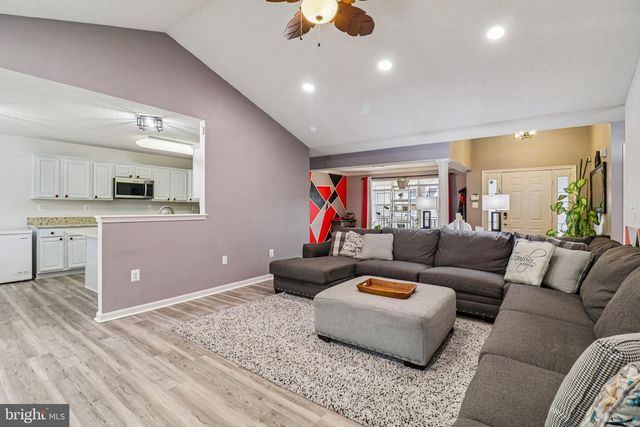 13 POCAHONTAS CT, La Plata, MD 20646