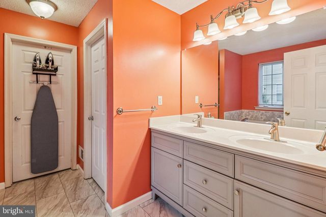 13 POCAHONTAS CT, La Plata, MD 20646