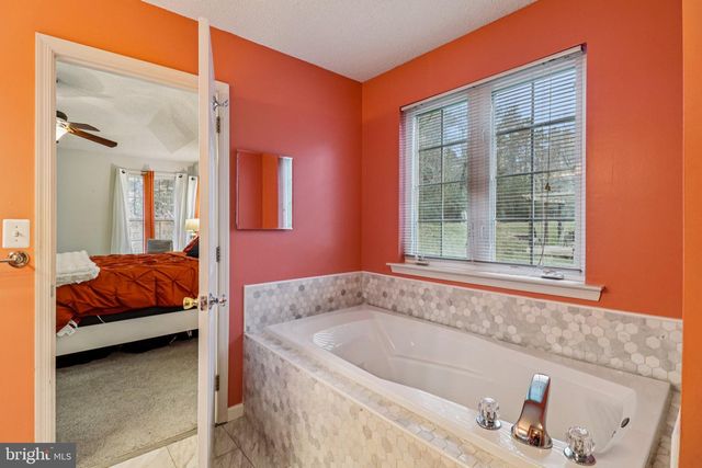 13 POCAHONTAS CT, La Plata, MD 20646