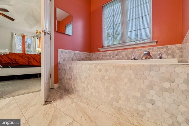 13 POCAHONTAS CT, La Plata, MD 20646