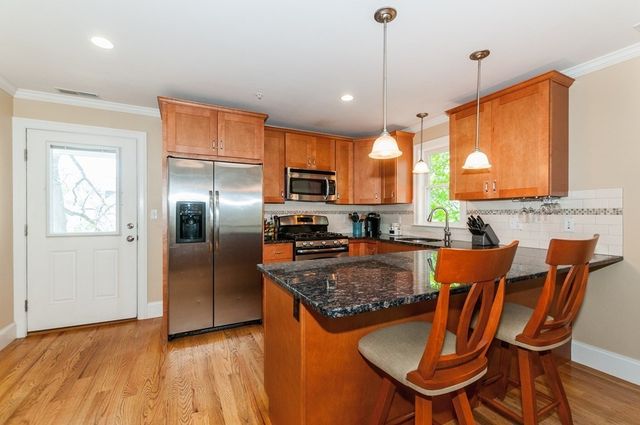 81 Ash Street 3-2, Waltham, MA 02453