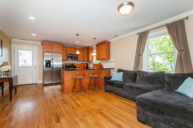 81 Ash Street 3-2, Waltham, MA 02453