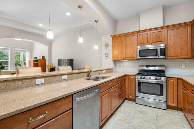2128 SIFIELD GREENS WAY 13, Sun City Center, FL 33573