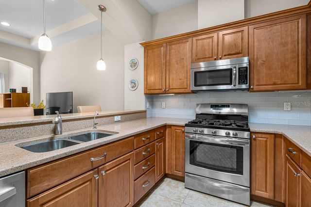 2128 SIFIELD GREENS WAY 13, Sun City Center, FL 33573
