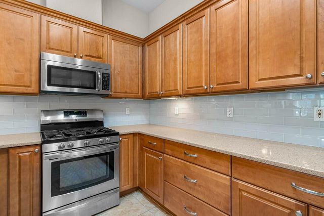 2128 SIFIELD GREENS WAY 13, Sun City Center, FL 33573