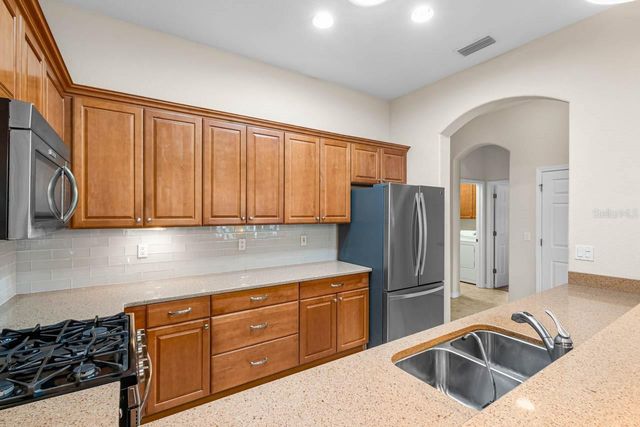 2128 SIFIELD GREENS WAY 13, Sun City Center, FL 33573