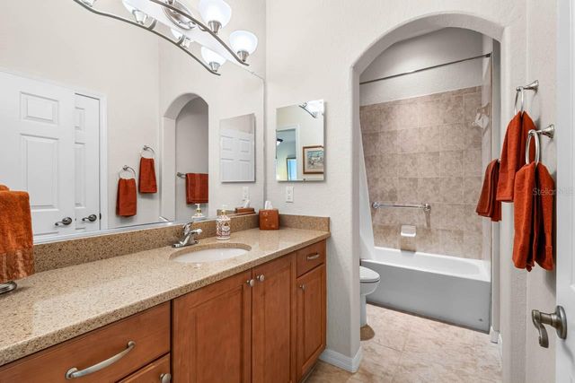 2128 SIFIELD GREENS WAY 13, Sun City Center, FL 33573