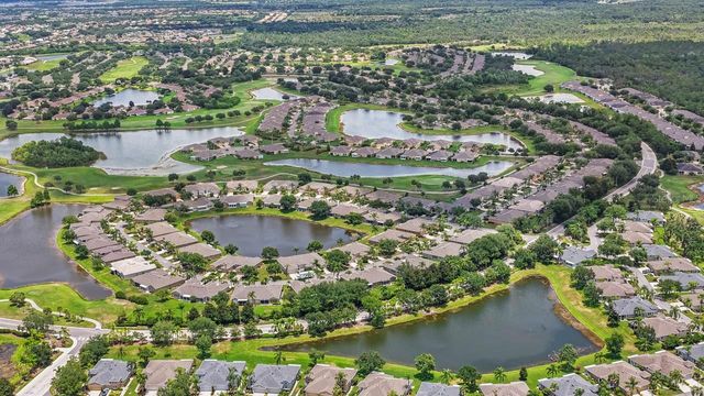 2128 SIFIELD GREENS WAY 13, Sun City Center, FL 33573