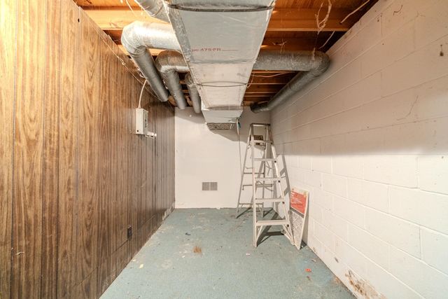 705 HURRICANE HILL DR, Waynesboro, TN 38485