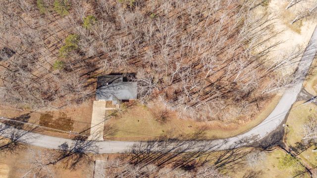 705 HURRICANE HILL DR, Waynesboro, TN 38485