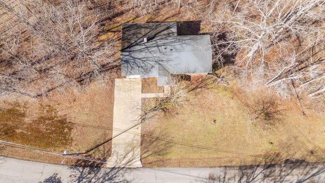 705 HURRICANE HILL DR, Waynesboro, TN 38485