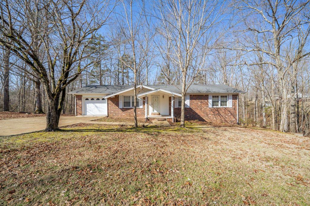 705 HURRICANE HILL DR, Waynesboro, TN 38485