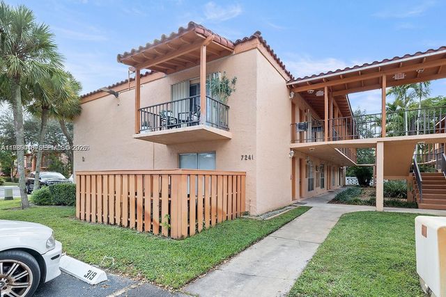 7241 Miami Lakes Dr D9, Miami Lakes, FL 33014