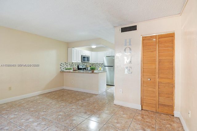 7241 Miami Lakes Dr D9, Miami Lakes, FL 33014
