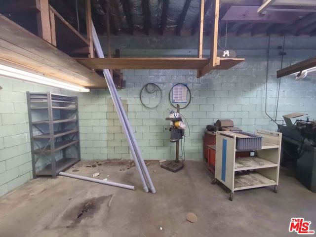 702 Vesta Street, Inglewood, CA 90302