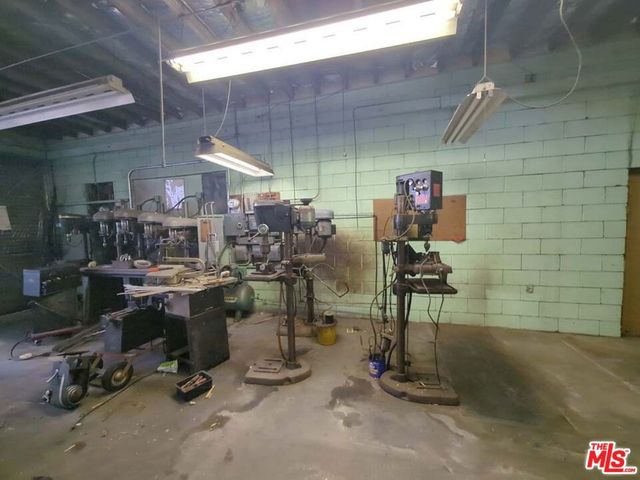 702 Vesta Street, Inglewood, CA 90302