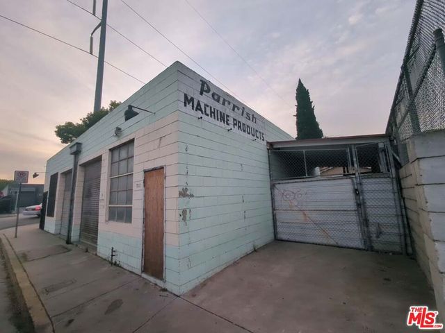 702 Vesta Street, Inglewood, CA 90302