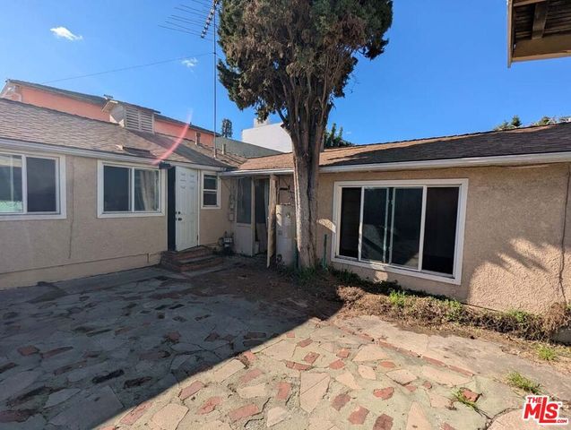 702 Vesta Street, Inglewood, CA 90302