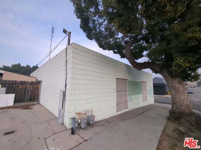702 Vesta Street, Inglewood, CA 90302