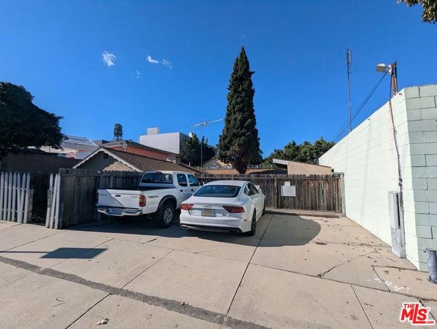 702 Vesta Street, Inglewood, CA 90302