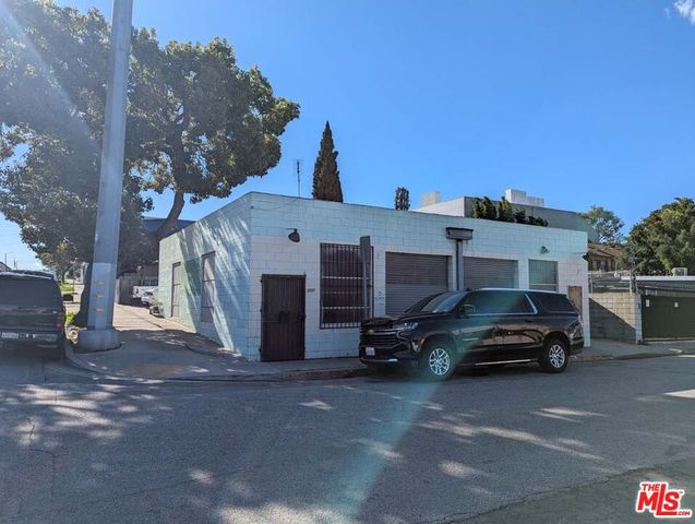 702 Vesta Street, Inglewood, CA 90302