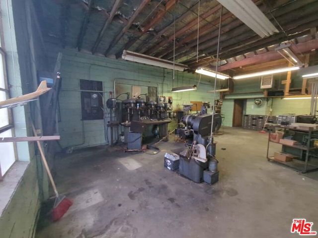 702 Vesta Street, Inglewood, CA 90302