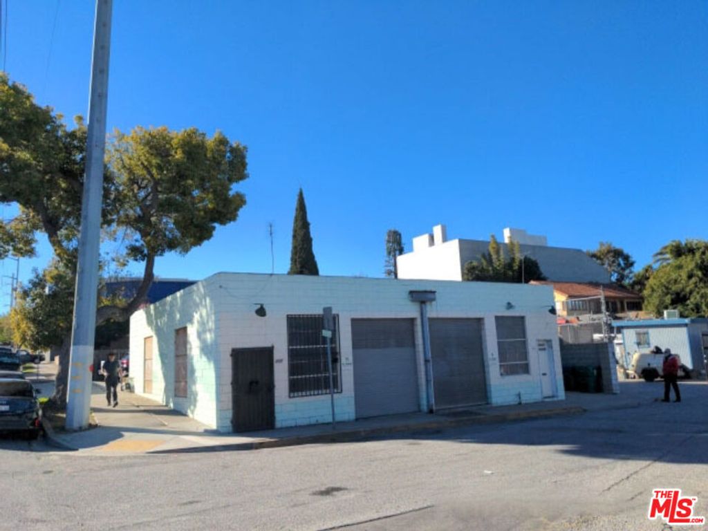 702 Vesta Street, Inglewood, CA 90302