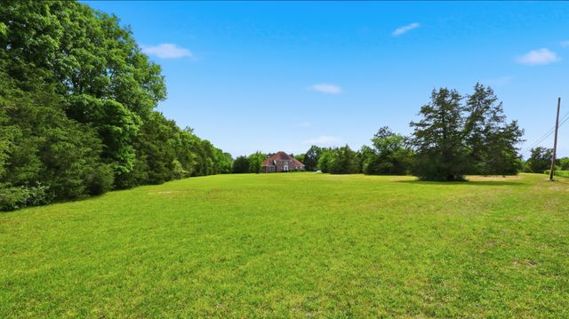 3630 W Trimble Rd, Milton, TN 37118