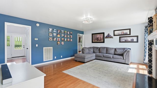 3630 W Trimble Rd, Milton, TN 37118