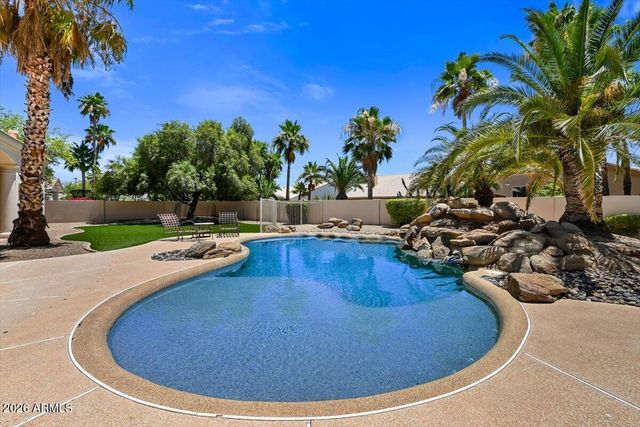 8669 E DAVENPORT Drive, Scottsdale, AZ 85260