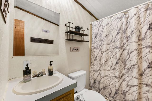 107 Lakewood Circle, Somerville, TX 77879