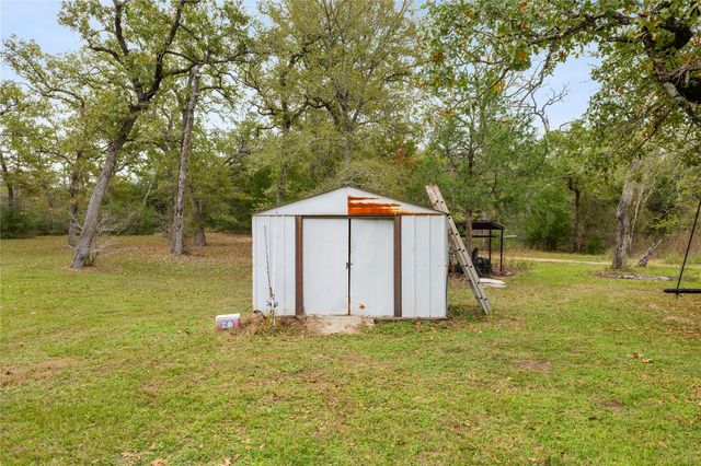 107 Lakewood Circle, Somerville, TX 77879