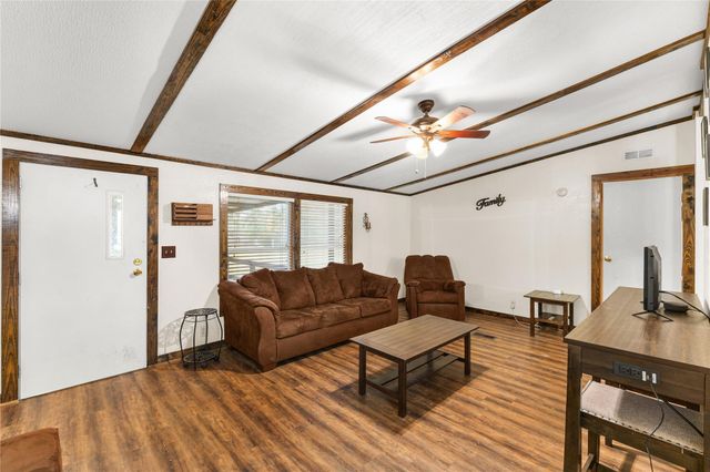 107 Lakewood Circle, Somerville, TX 77879