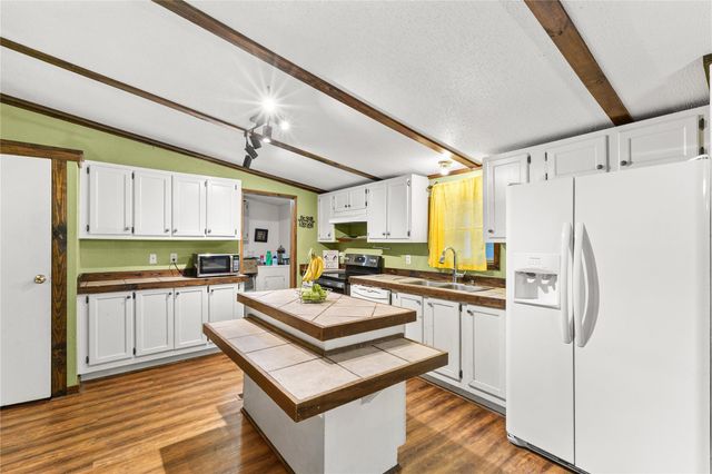 107 Lakewood Circle, Somerville, TX 77879