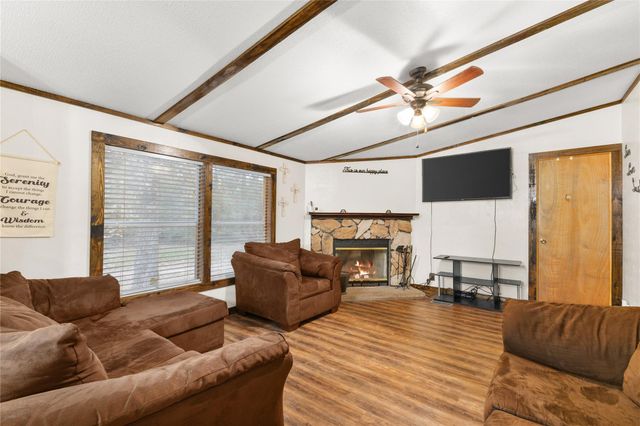 107 Lakewood Circle, Somerville, TX 77879